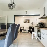 Bistre Villa