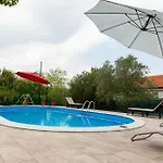 Bistre Villa
