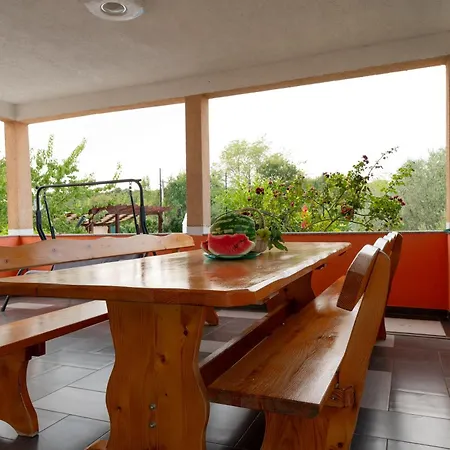 Bistre Villa *