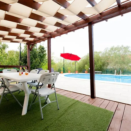 Bistre Villa *