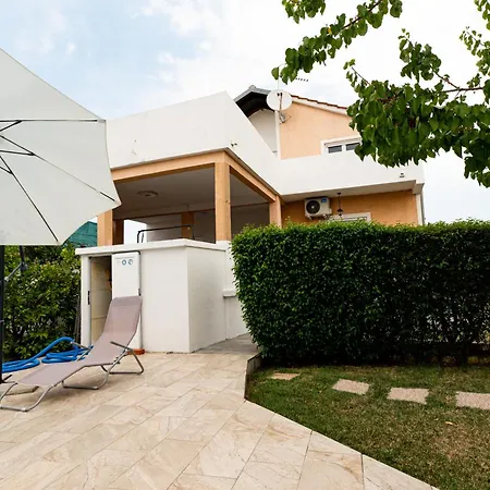 Villa Bistre *